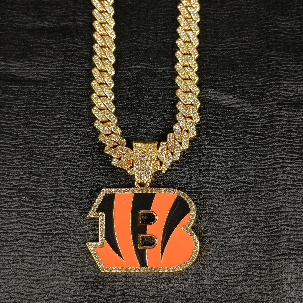 NFL Cincinnati Bengals Necklace Pendant Cuban Chain Link Football  Jewel - Picture 4 of 6